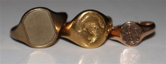 Three 9ct gold signet rings, 17.6gms